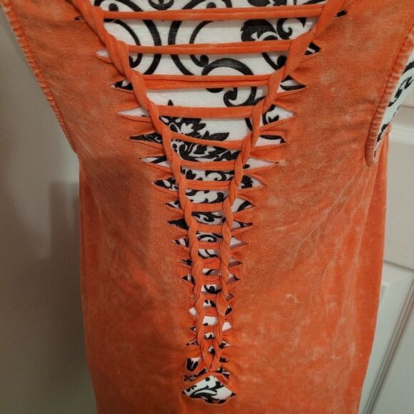 Paper Crane cut out design tank top - Picture 4 of 8